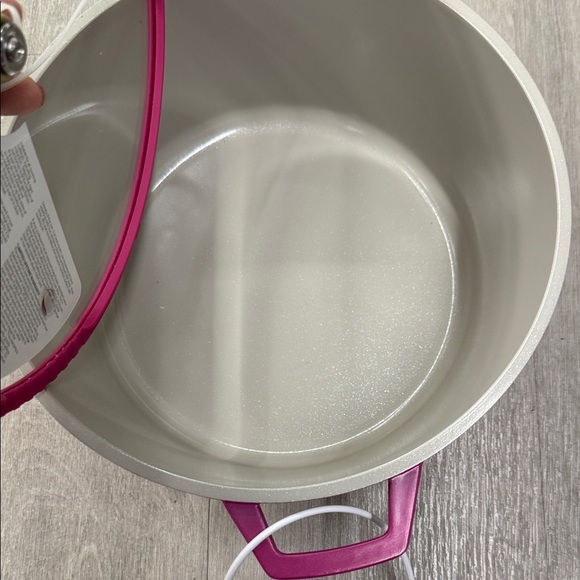 Paris Hilton Pink Casserole with Gold Accent - Picture 2 of 3